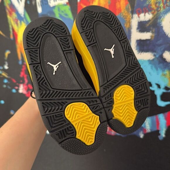 Kids Nike Air Jordan 4 Retro “Thunder” - Picture 7 of 9